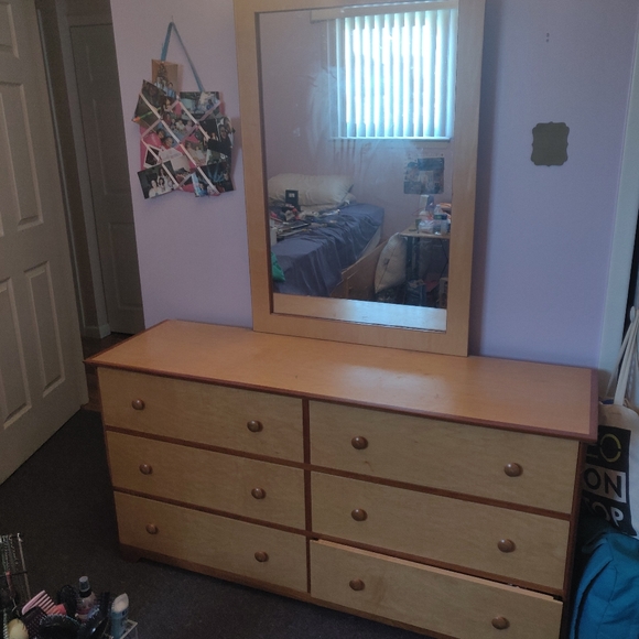 Dresser - Picture 4 of 4